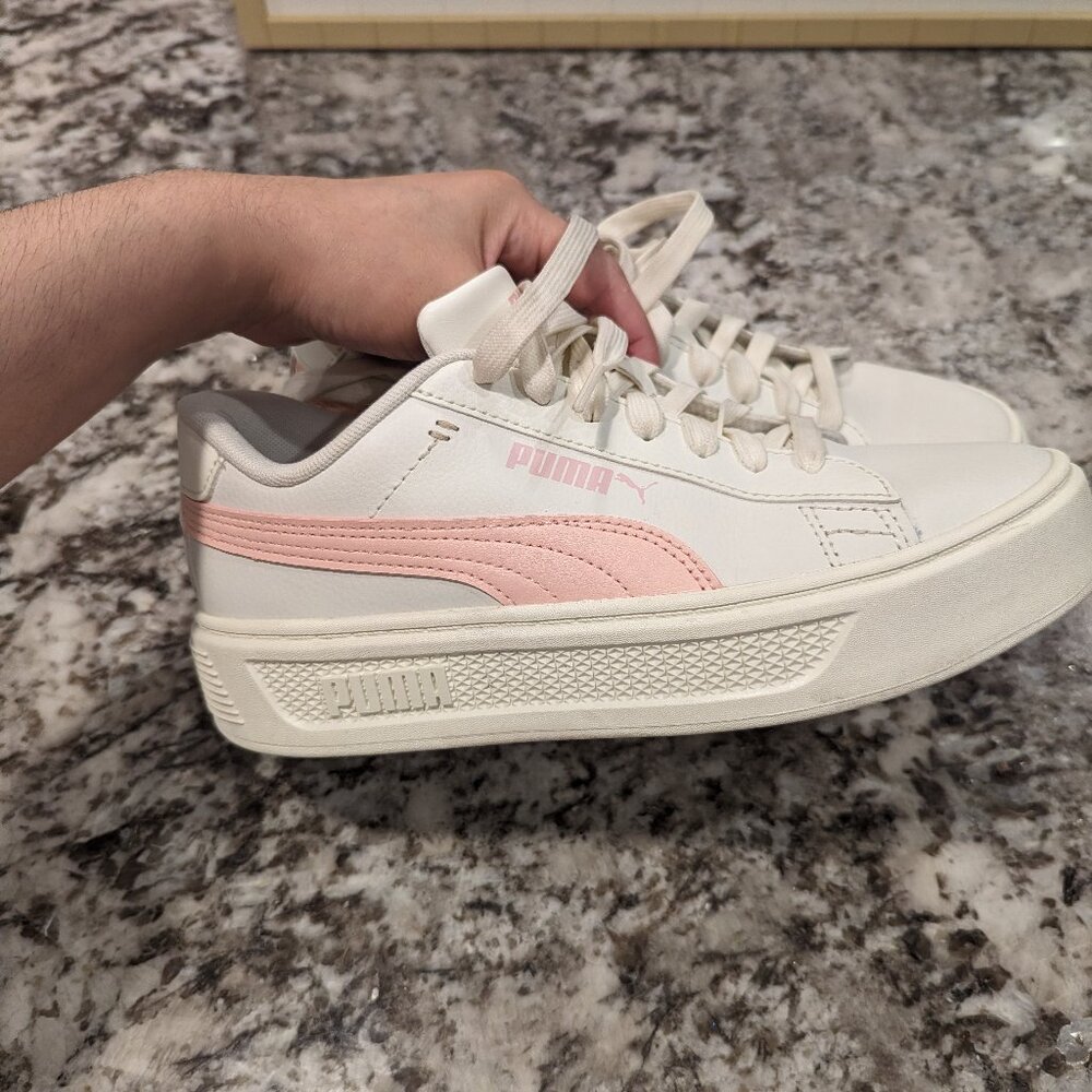 PUMA womens Smash Platform V3 Sneaker SZ 7.5